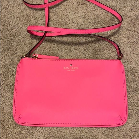 kate spade Handbags - Kate Spade Crossbody - like new!
